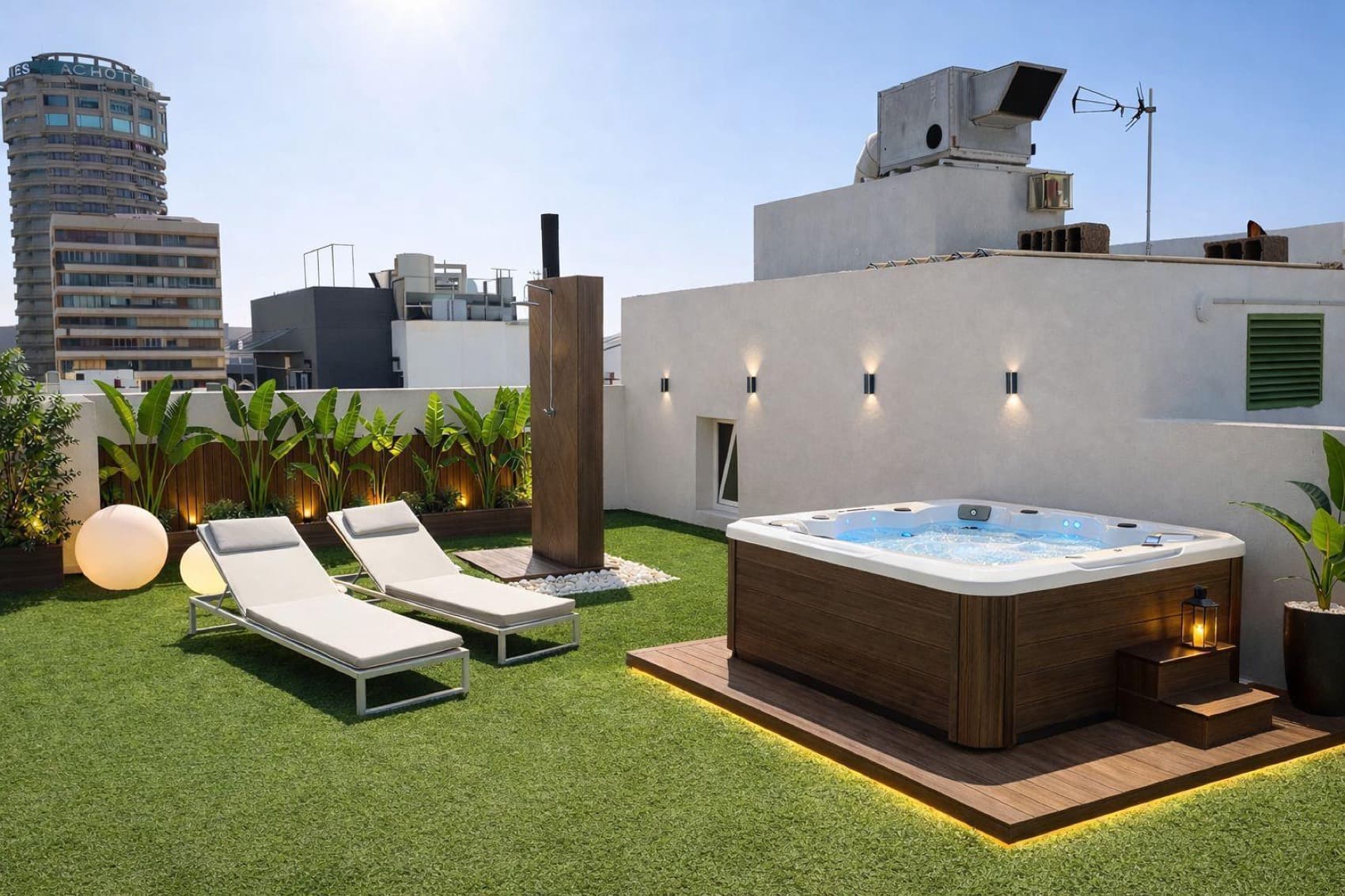Hoteles, vivienda y deuda por dentro